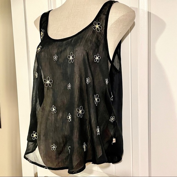 Hollister Tops - HOLLISTER Sheer Daisy Tank